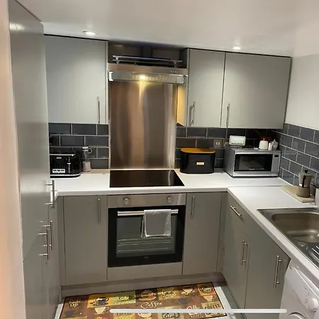 Central 1Bedroom Apartment, Connected Via Underground, Overground And Many Bus Routes